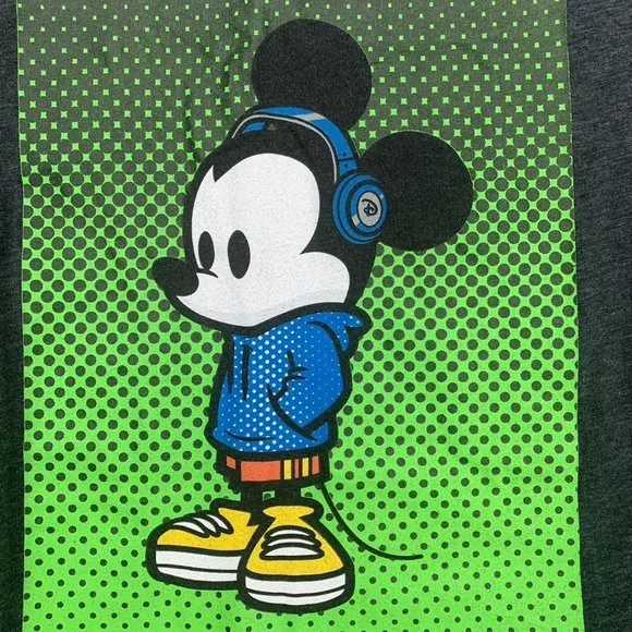 Disney WonderGround Gallery Mens T-Shirt Size Large Front Print Mickey Mouse. - Picture 2 of 4
